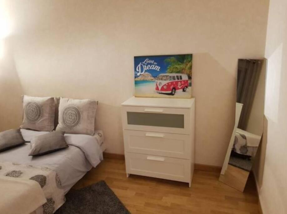 Le Rouennais Et Son Parking Prive Apartment Exterior foto